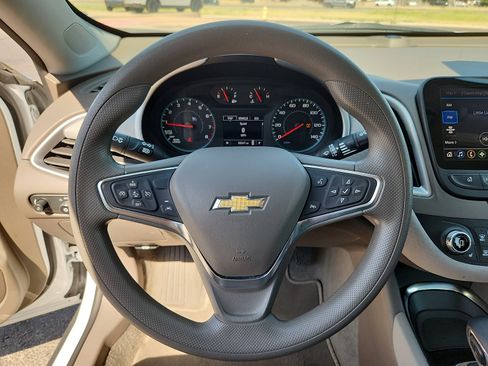 Used 2024 Chevrolet Malibu LT FWD image 16