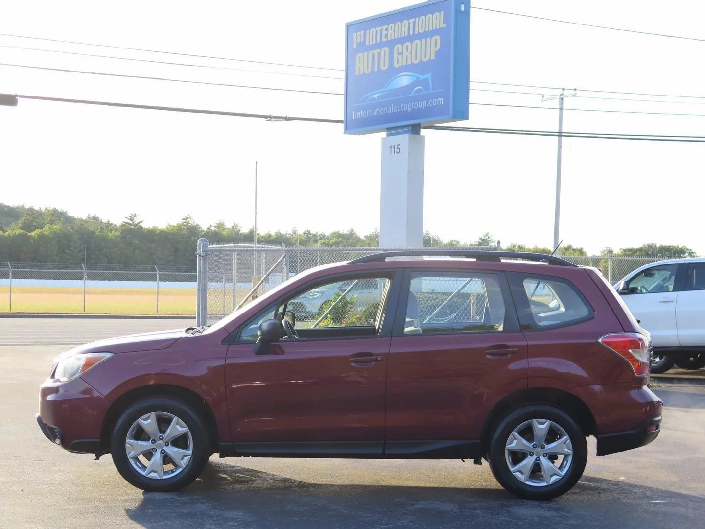 Used 2015 Subaru Forester 2.5i w/ Alloy Wheel Package AWD/4WD image 3