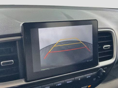 Used 2025 Hyundai Venue SEL FWD image 22