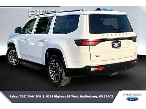 Used 2024 Jeep Wagoneer Series II w/ Flexible Seating Group AWD/4WD image 2