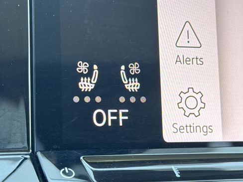 Used 2025 Volkswagen Atlas Peak Edition SE image 14