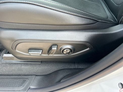 New 2025 Jeep Grand Cherokee Altitude image 10