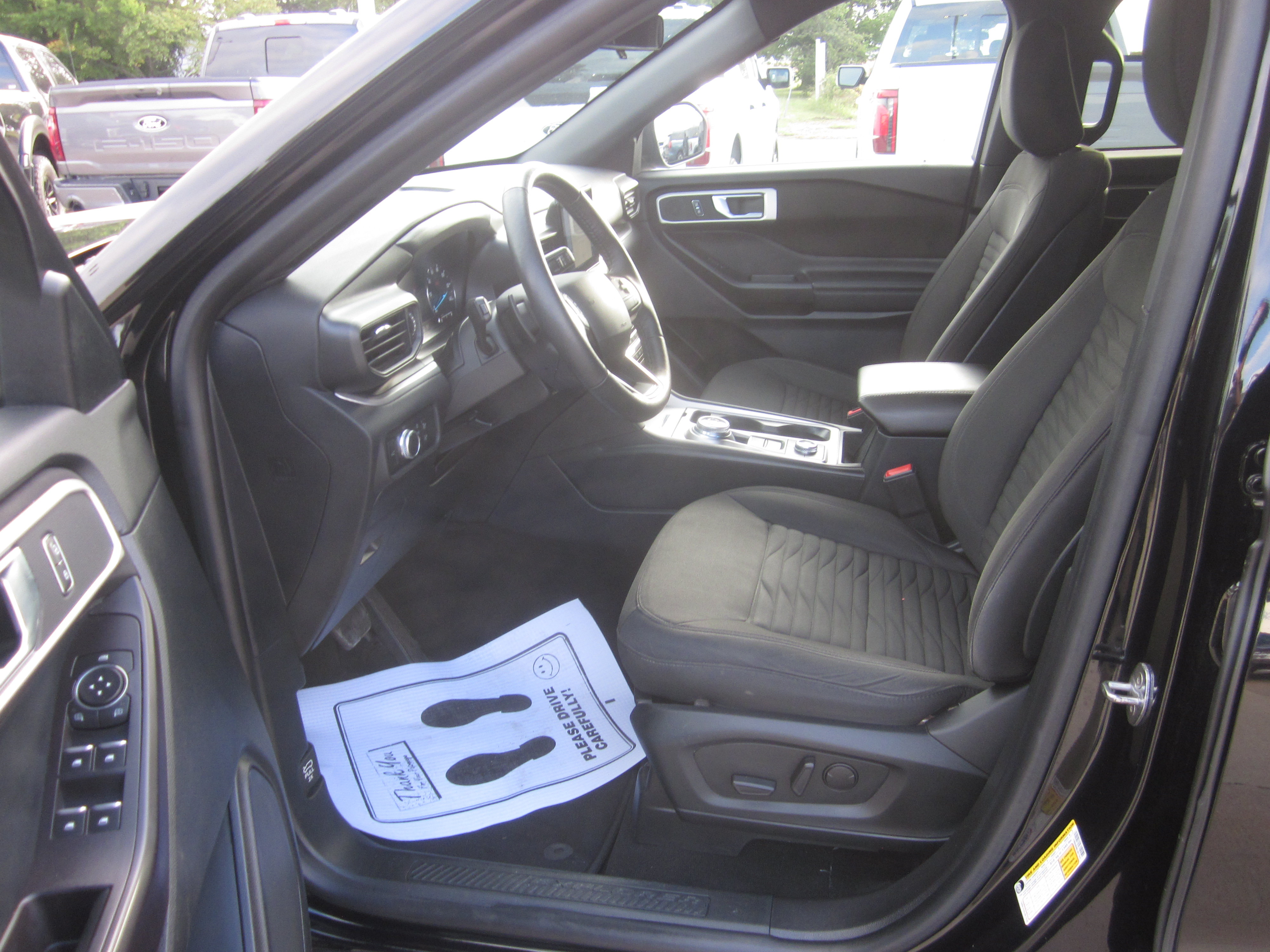 Used 2020 Ford Explorer XLT w/ Comfort Package AWD/4WD image 9