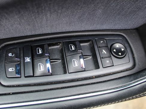 Used 2021 Maserati Levante S GranLusso image 38