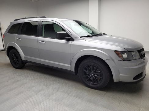 Used 2020 Dodge Journey SE w/ SE Popular Equipment Group FWD image 11