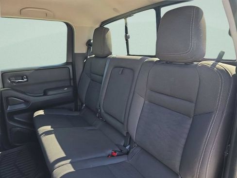 Used 2022 Nissan Frontier SV AWD/4WD image 28