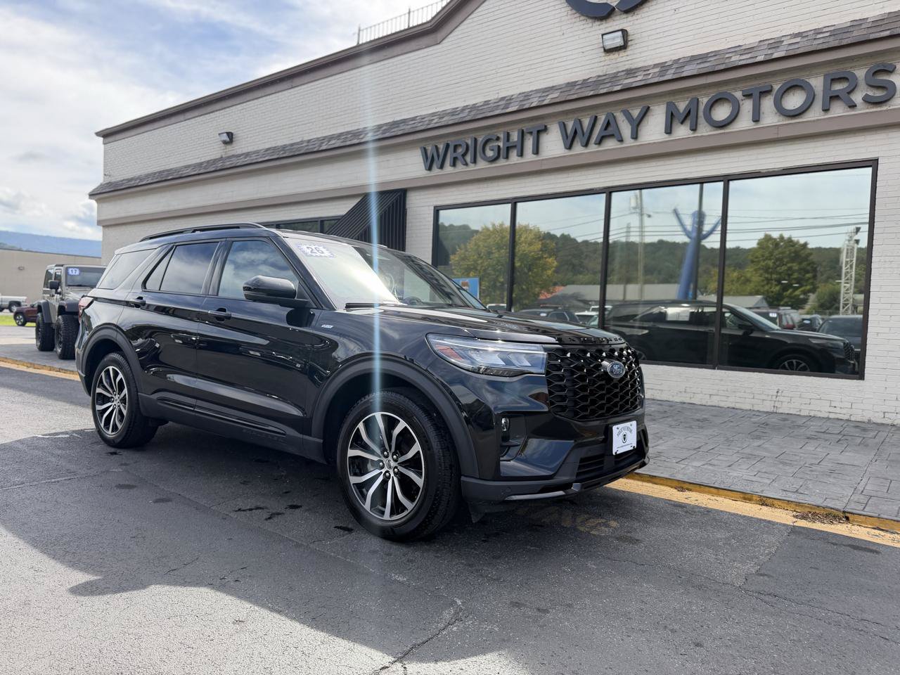 Used 2026 Ford Explorer ST-Line AWD/4WD image 1