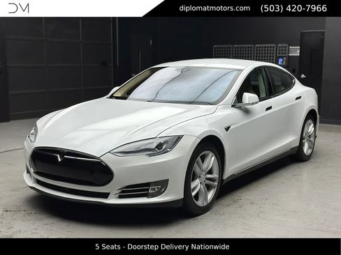Used 2015 Tesla Model S 90D image 1