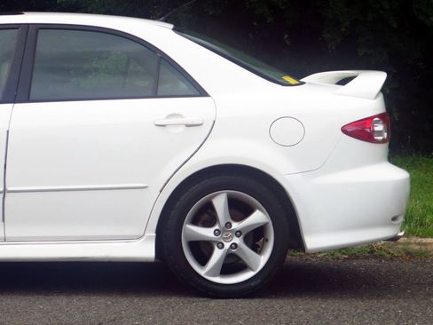 Used 2005 MAZDA MAZDA6 s Grand Touring w/ Grand Touring Appearance Pkg FWD image 18