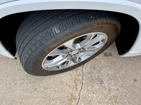 Used 2021 Chevrolet Traverse Premier w/ LPO, Floor Liner Package AWD/4WD image 31