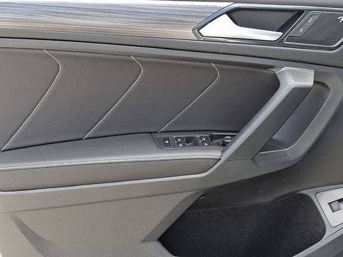 Certified 2023 Volkswagen Tiguan SEL R-Line image 11