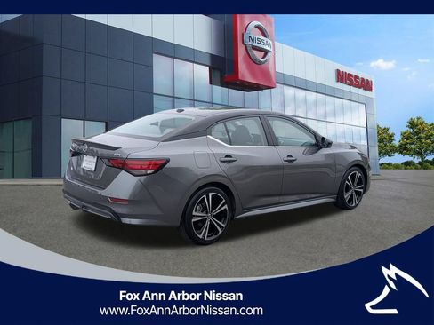 Certified 2023 Nissan Sentra SR FWD image 5