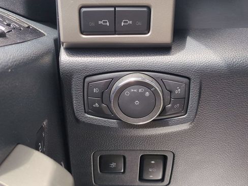 Used 2022 Ford F250 Lariat w/ Lariat Ultimate Package AWD/4WD image 14