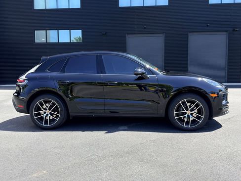 Certified 2023 Porsche Macan AWD/4WD image 6