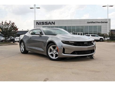 Used 2023 Chevrolet Camaro LT RWD image 1