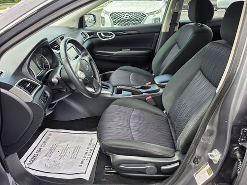 Used 2019 Nissan Sentra SV FWD image 3