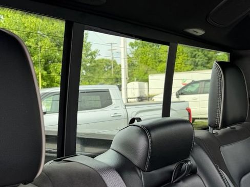 Used 2023 RAM 1500 Laramie AWD/4WD image 7