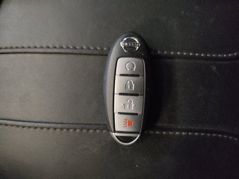 Used 2025 Nissan Sentra SV FWD image 32