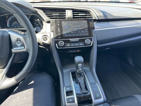 Used 2018 Honda Civic EX image 9
