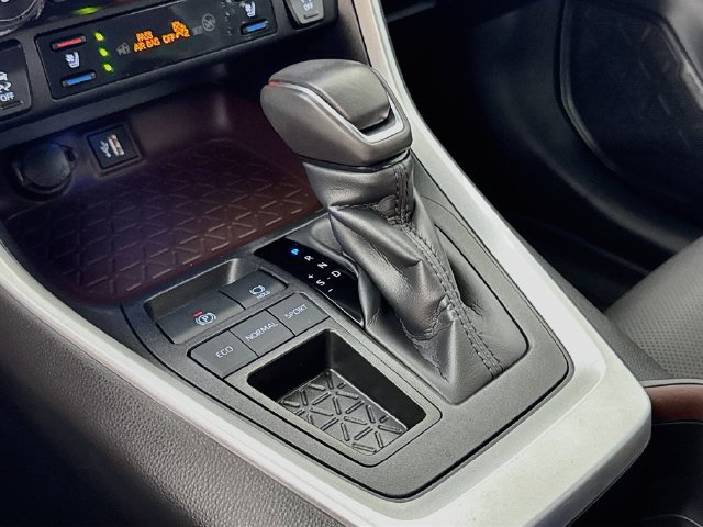 Used 2025 Toyota RAV4 Limited w/ Weather Package FWD image 29