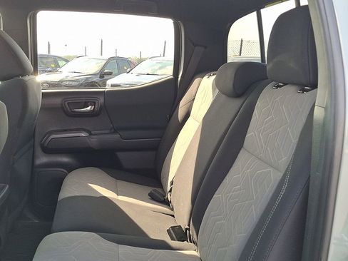 Used 2023 Toyota Tacoma TRD Off-Road w/ Technology Package AWD/4WD image 11