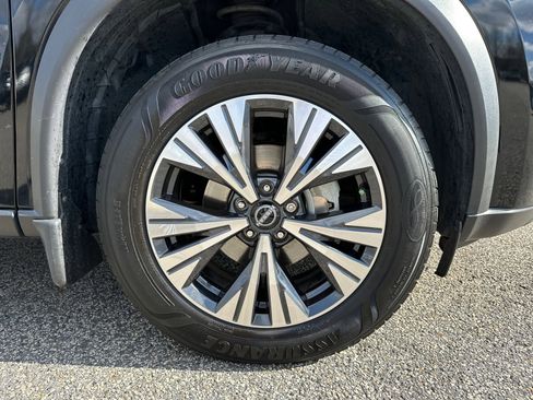 Used 2022 Nissan Rogue SV image 12