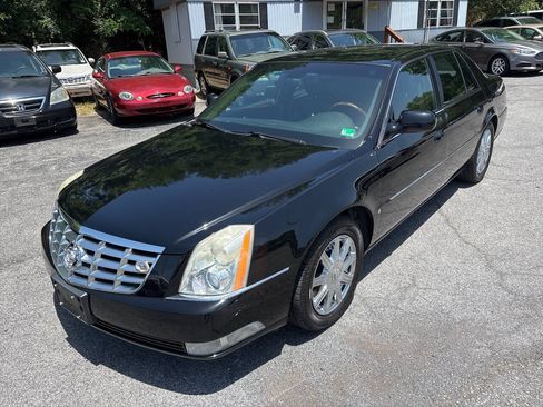 Used 2007 Cadillac DTS Luxury II FWD image 2