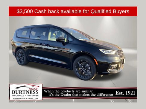 New 2026 Chrysler Pacifica Limited w/ S Appearance Package image 1