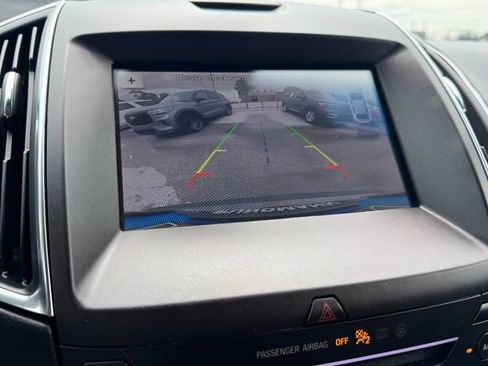 Used 2019 Ford Edge Titanium FWD image 20