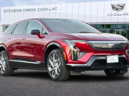 Certified 2025 Cadillac Optiq Luxury 1 image 1