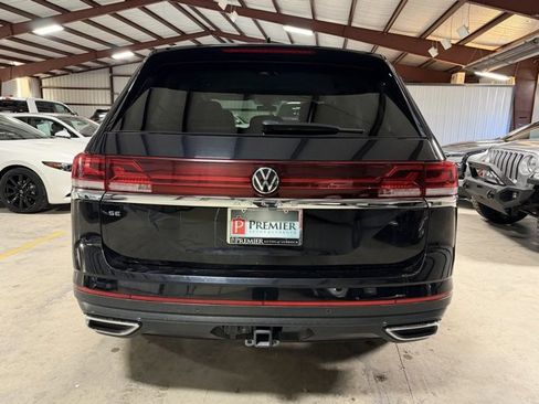 Used 2025 Volkswagen Atlas SE image 7