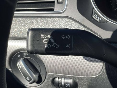Used 2016 Volkswagen Jetta SE FWD image 25