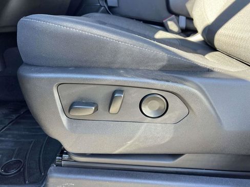 Used 2025 GMC Sierra 1500 Elevation image 25