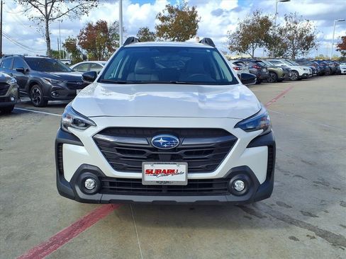 Used 2025 Subaru Outback Premium image 5