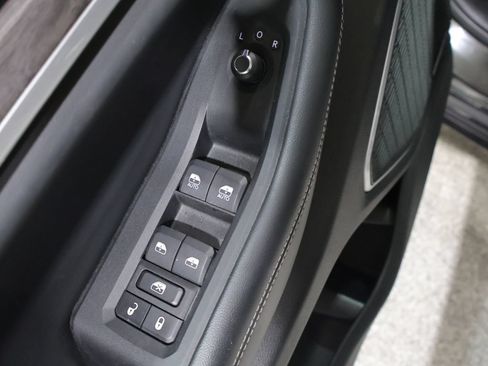 Used 2022 Jeep Grand Cherokee L Limited AWD/4WD image 14