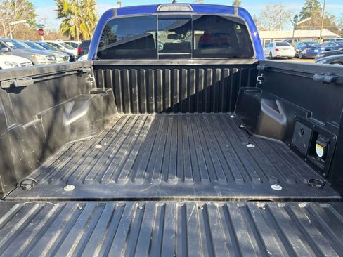 Used 2022 Toyota Tacoma TRD Off-Road w/ Technology Package image 27