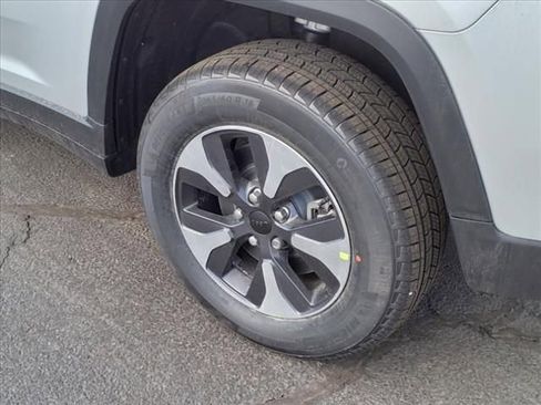 New 2024 Jeep Grand Cherokee Limited 4xe image 12