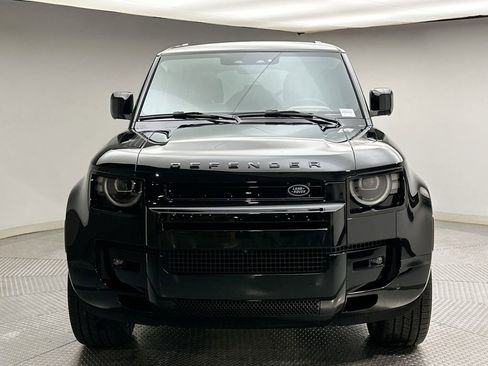 New 2026 Land Rover Defender 110 X-Dynamic SE image 8