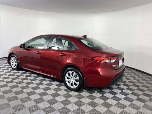 Used 2025 Toyota Corolla LE FWD image 6
