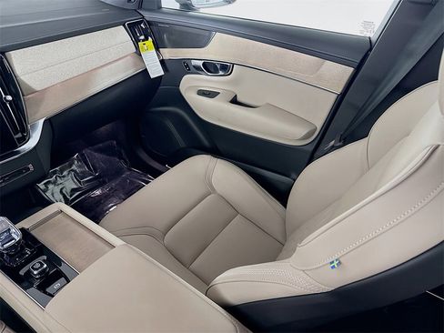New 2025 Volvo XC90 B5 Plus w/ Protection Package image 25