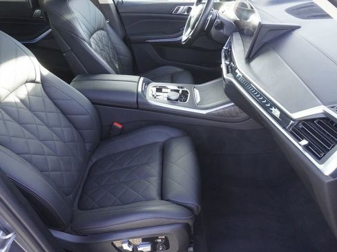 Used 2023 BMW X7 xDrive40i w/ Premium Package image 23