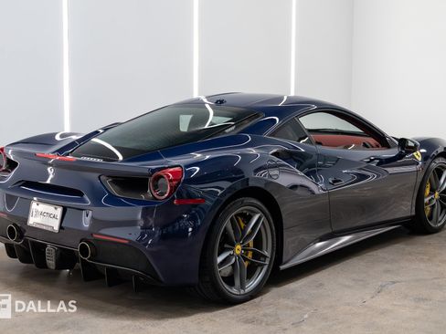 Used 2017 Ferrari 488 GTB RWD image 15