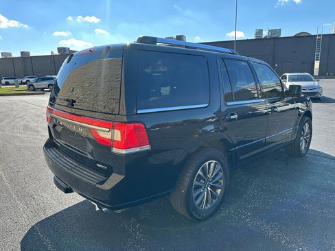 Used 2015 Lincoln Navigator 2WD image 4