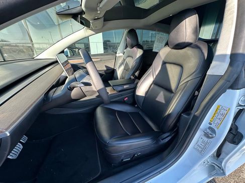 Used 2022 Tesla Model 3 Performance image 18