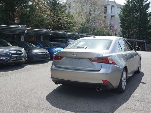 Used 2016 Lexus IS 200t image 4
