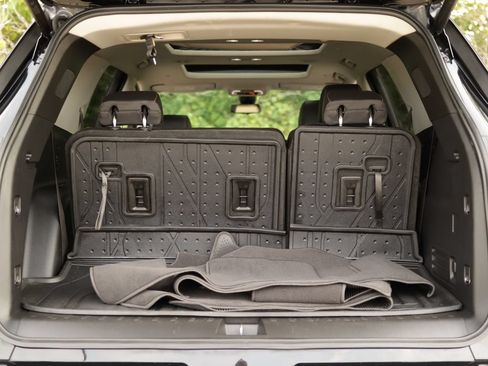 Used 2020 Chevrolet Traverse Premier w/ Redline Edition FWD image 33
