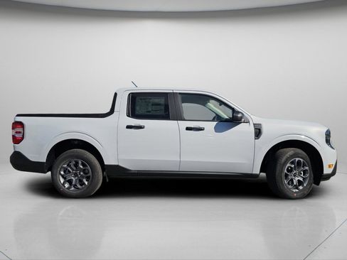 New 2025 Ford Maverick XLT w/ Equipment Group 301A image 21
