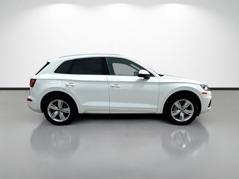Used 2019 Audi Q5 2.0T Premium Plus w/ Premium Plus Package AWD/4WD image 2