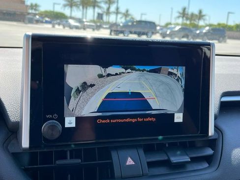 Used 2025 Toyota RAV4 XLE image 21