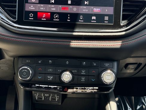 Used 2024 Dodge Durango GT RWD image 15
